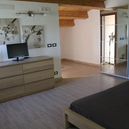 Appartamento Le Tre Palme Frigintini Kamer foto