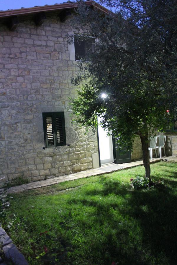 Appartamento Le Tre Palme Frigintini Buitenkant foto